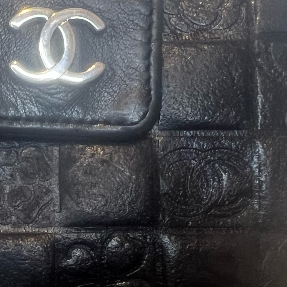 ❤️CHANEL PRECIOUS SYMBOLS ICON LUCKY COMPACT WALLET - Picture 15 of 16